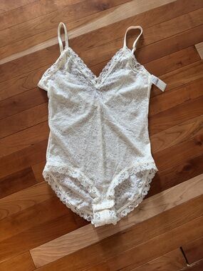 Old Navy white Lace V-Neck Bodysuit